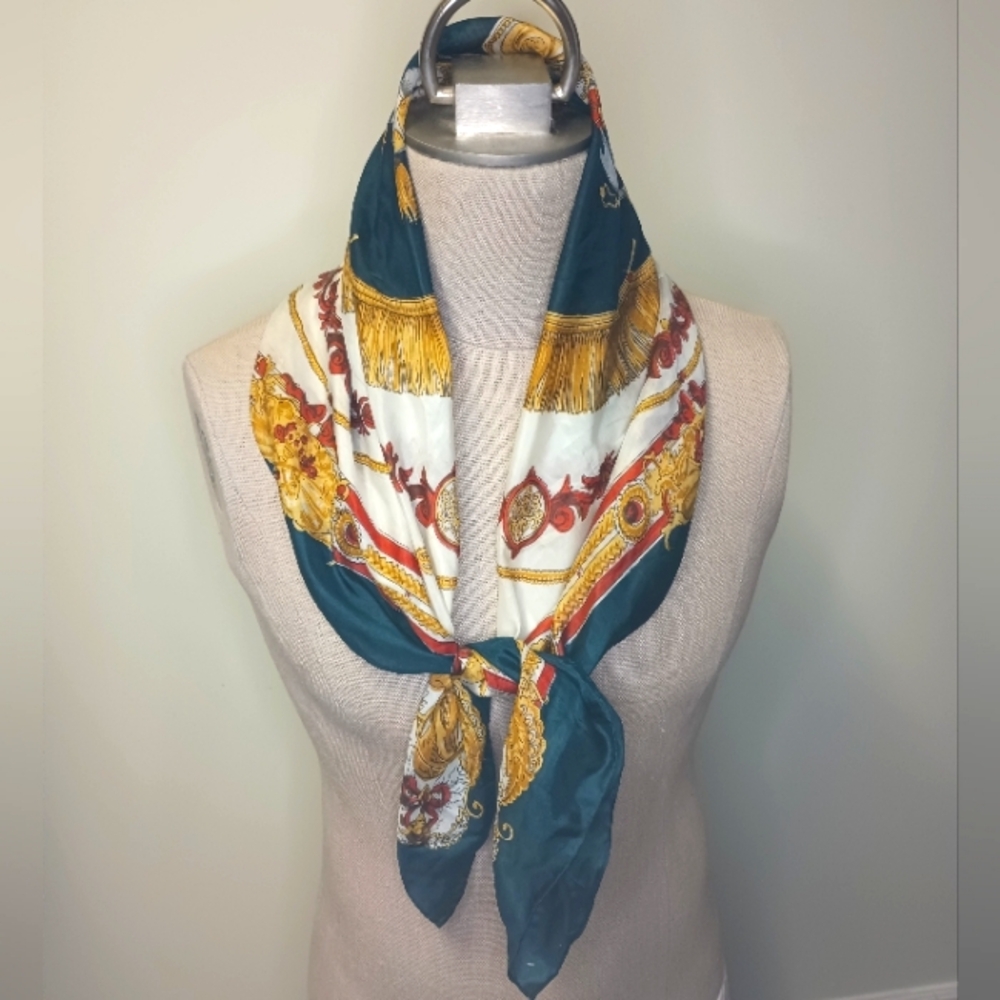 Hand rolled 100% Silk Scarf - Picture 1 of 3